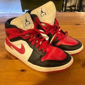 Nike Air Jordan Mid Toe Black/Red/White Womens 9